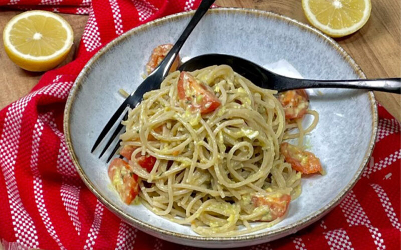 σπαγγέτι ζέας με πέστο αβοκάντο